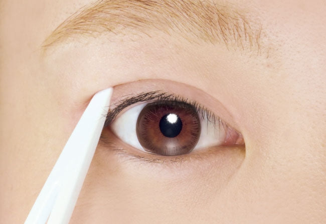 Decide ideal double eyelid line