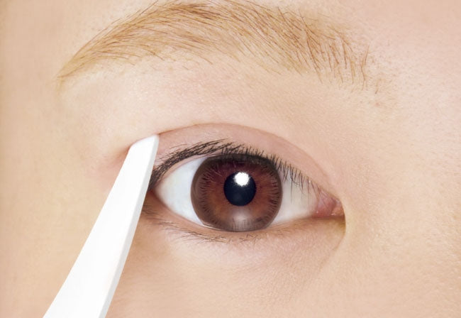 Decide ideal double eyelid line